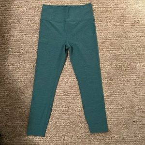 Vuori Clean Elevation Legging. Size Large. Never worn.